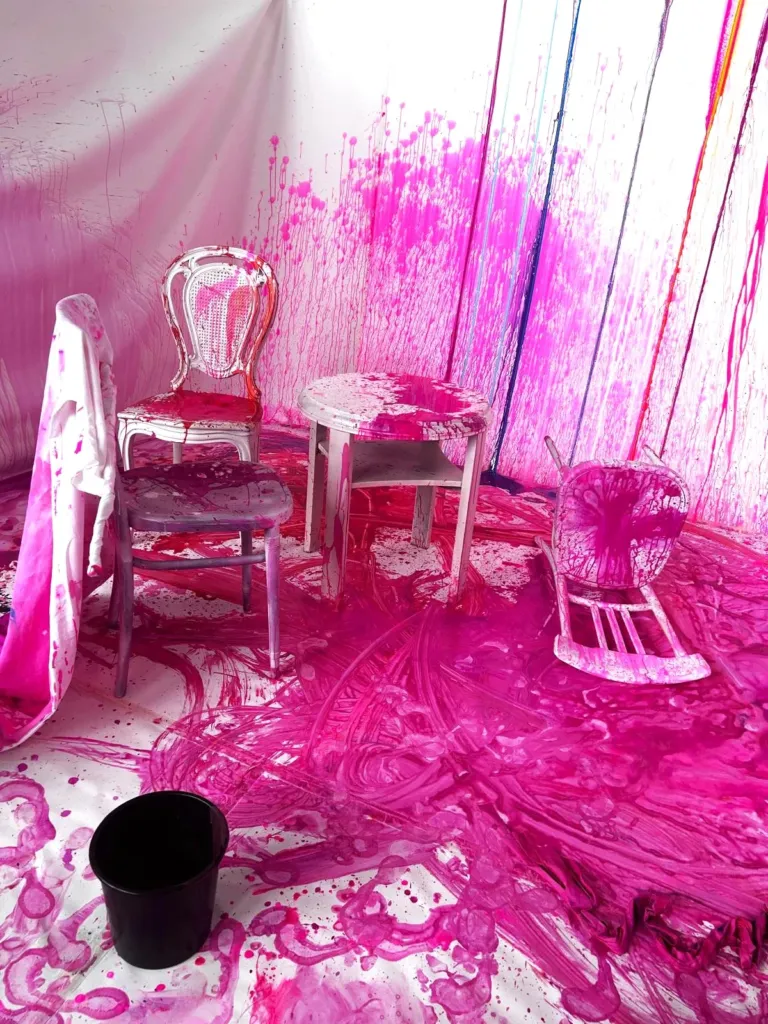 Action Painting: L’eredità di Pollock - Quando le macchie di vernice diventano performance e il gesto spontaneo diventa arte 1 a9685abf 7eac 4187 81b0 95f8ef4c0b4d